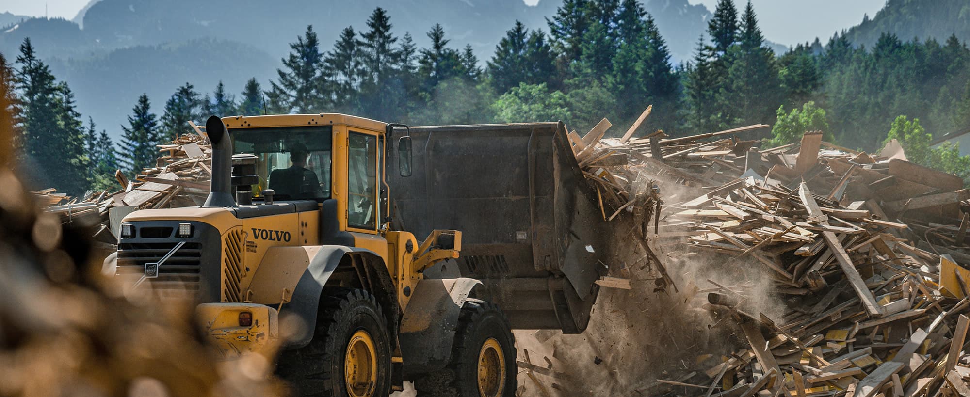 Die Firma Pölzleitner Holz in Abtenau ist der Profi in Sachen Holzrecycling, Abfallholzentsorgung und Be- und Verarbeitung von Altholz